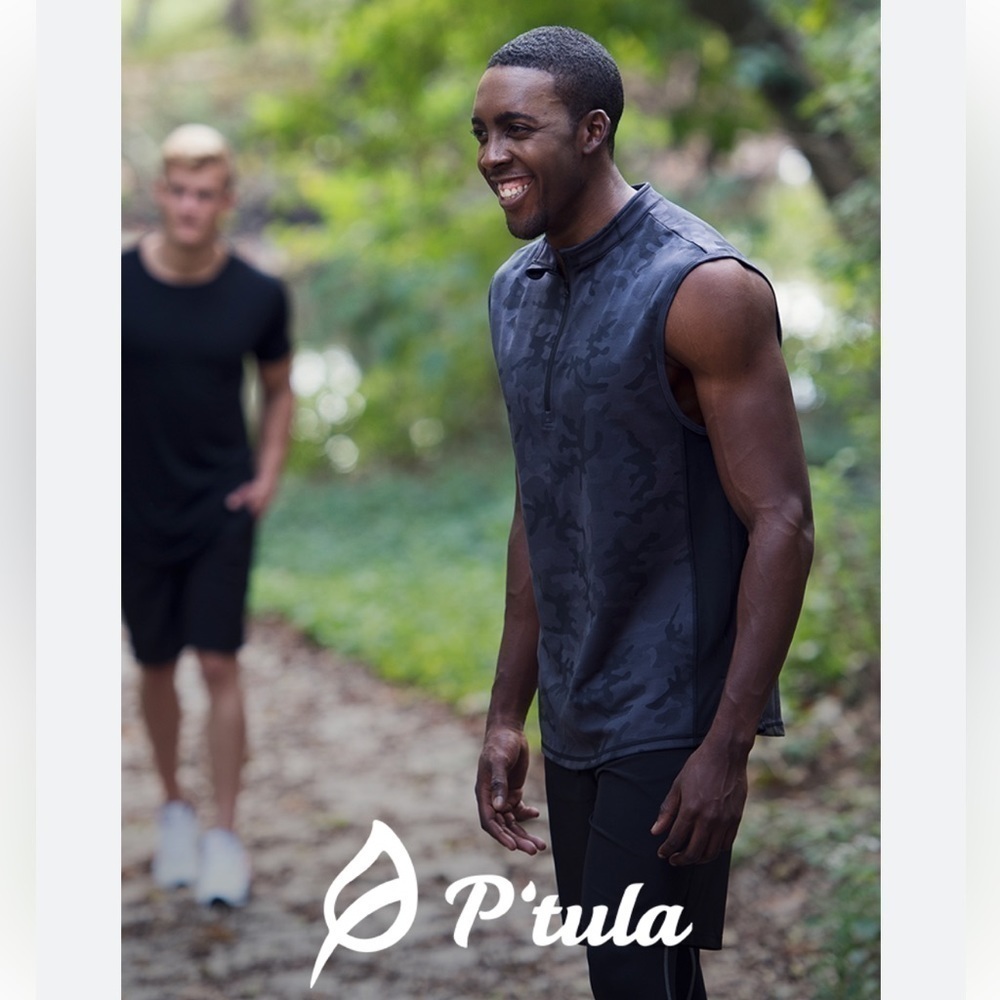 P'tula The Stealth Warm Up Sleeveless Zip Top, Size L